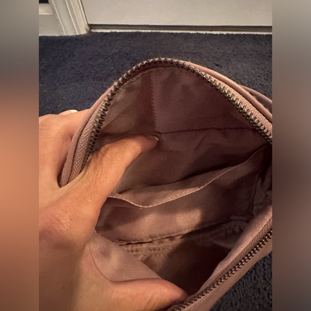 Universal Thread Adjustable Fanny Pack - image 4